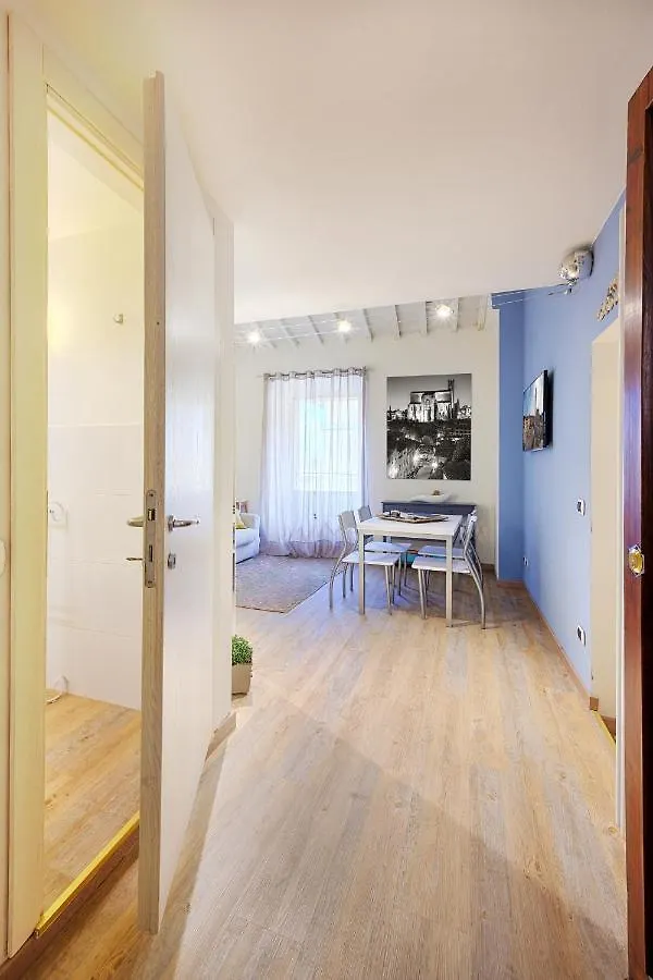 Apartment Ferienwohnung Palazzo Lenzi Siena Italien